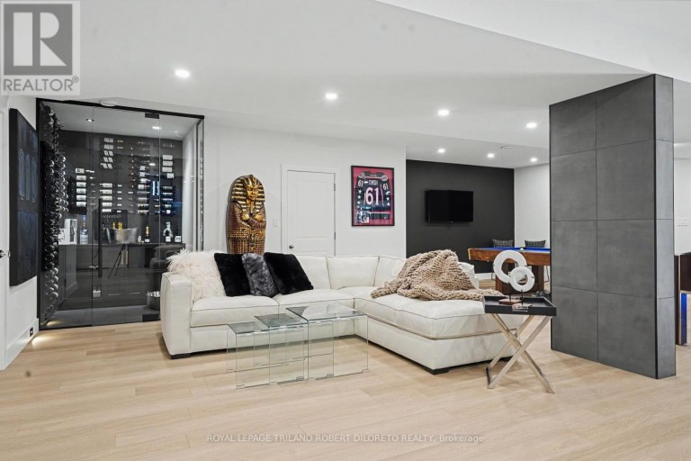 1681 GAINSBOROUGH ROAD, London North (North E), Ontario, N6H5L2