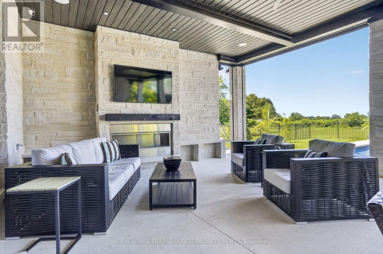 1681 GAINSBOROUGH ROAD, London North (North E), Ontario, N6H5L2