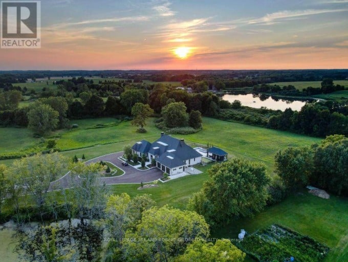 1681 GAINSBOROUGH ROAD, London North (North E), Ontario, N6H5L2