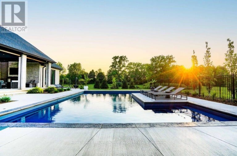 1681 GAINSBOROUGH ROAD, London North (North E), Ontario, N6H5L2