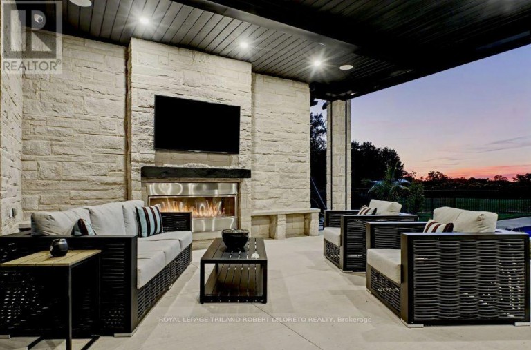 1681 GAINSBOROUGH ROAD, London North (North E), Ontario, N6H5L2