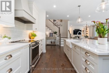 155 GLENLAKE BOULEVARD Collingwood Ontario photo 12