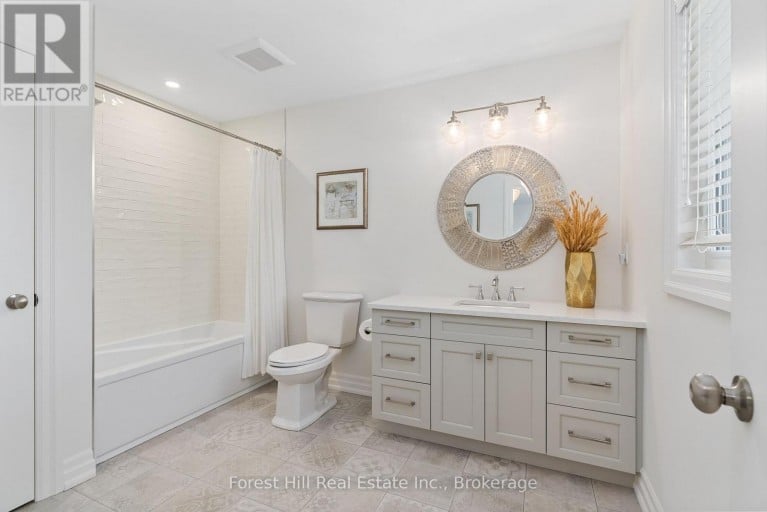 155 GLENLAKE BOULEVARD, Collingwood, Ontario, L9Y0X2