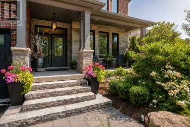 155 GLENLAKE BOULEVARD Collingwood Ontario photo 3
