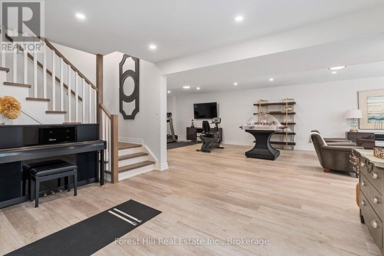 155 GLENLAKE BOULEVARD, Collingwood, Ontario, L9Y0X2