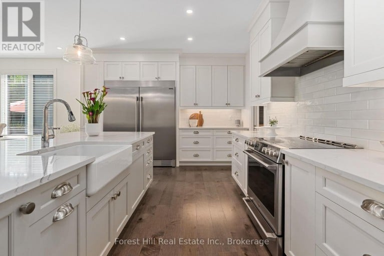 155 GLENLAKE BOULEVARD, Collingwood, Ontario, L9Y0X2