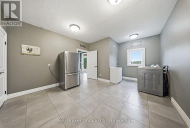 7399 WELLINGTON 10 ROAD Mapleton Ontario photo 22