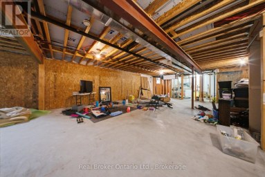 7399 WELLINGTON 10 ROAD Mapleton Ontario photo 35