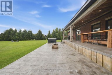7399 WELLINGTON 10 ROAD Mapleton Ontario photo 38