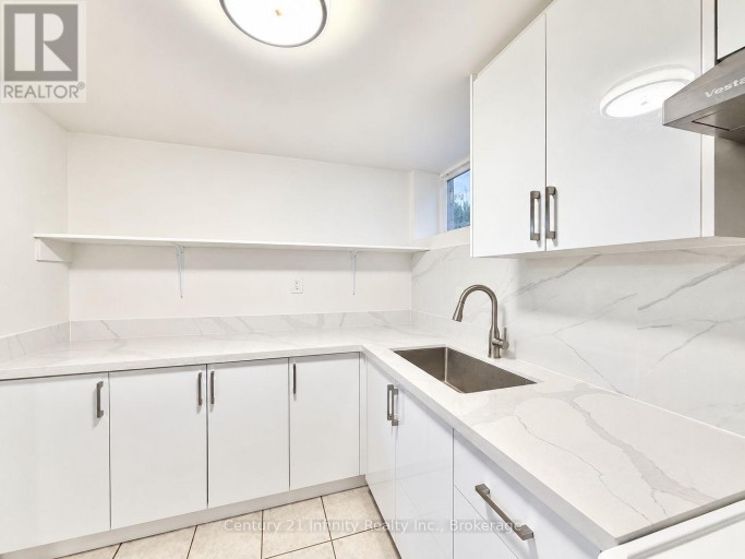 701 MARIA STREET, Whitby (Downtown Whitby), Ontario, L1N1P9
