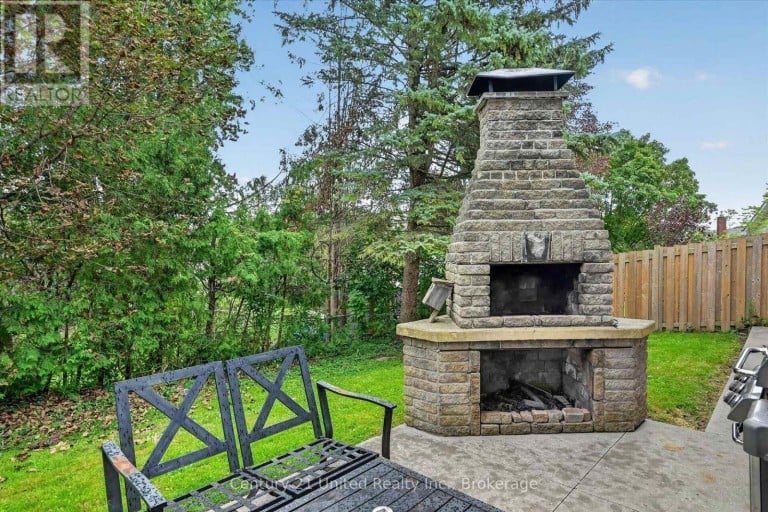 1270 AMUNDSEN AVENUE, Peterborough (Northcrest Ward 5), Ontario, K9H6T4