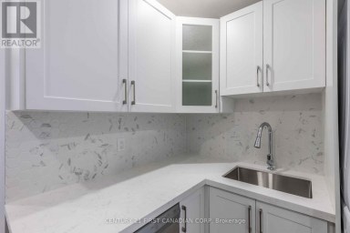 17 CARFRAE CRESCENT London South (South F) Ontario photo 11