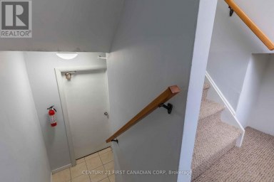 17 CARFRAE CRESCENT London South (South F) Ontario photo 33