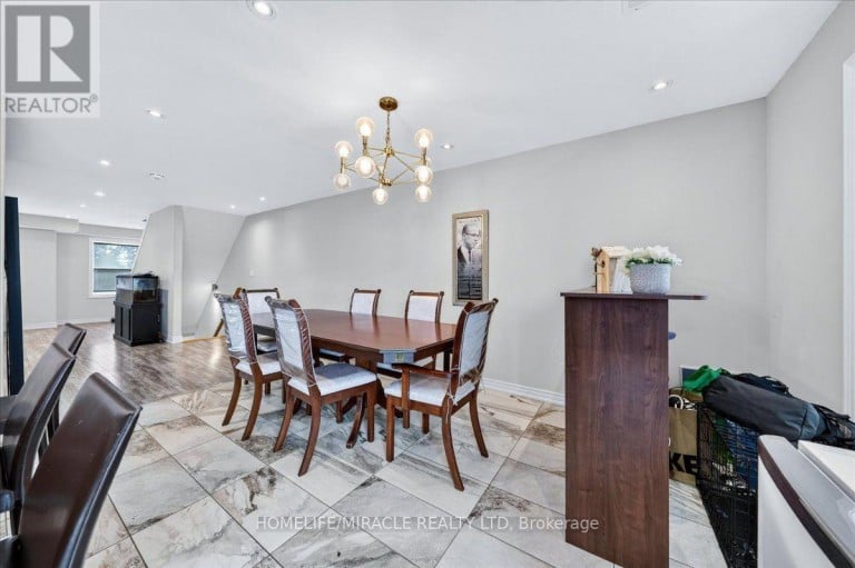 27 - 1 LEGGOTT AVENUE, Barrie (Painswick North), Ontario, L4M0K7