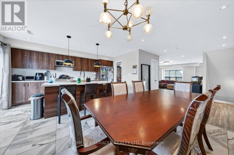 27 - 1 LEGGOTT AVENUE, Barrie (Painswick North), Ontario, L4M0K7