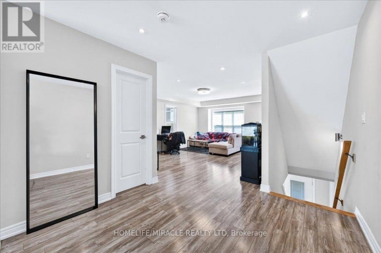 27 - 1 LEGGOTT AVENUE, Barrie (Painswick North), Ontario, L4M0K7