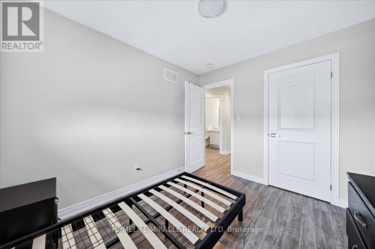 27 - 1 LEGGOTT AVENUE, Barrie (Painswick North), Ontario, L4M0K7