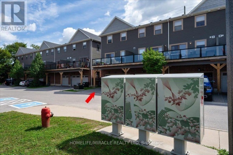 27 - 1 LEGGOTT AVENUE, Barrie (Painswick North), Ontario, L4M0K7