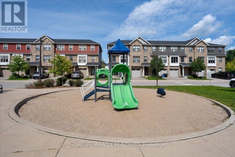 27 - 1 LEGGOTT AVENUE, Barrie (Painswick North), Ontario, L4M0K7