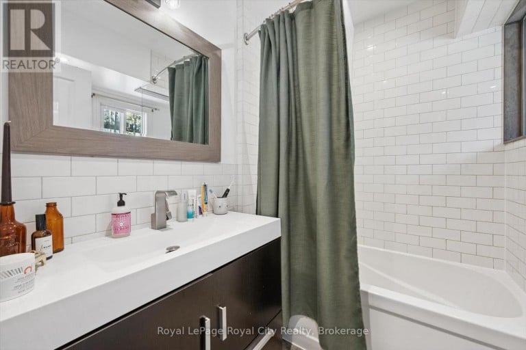 39 RIDGEWOOD AVENUE, Guelph (Junction/Onward Willow), Ontario, N1H6C3