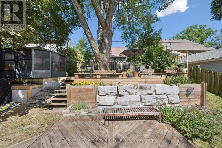 39 RIDGEWOOD AVENUE, Guelph (Junction/Onward Willow), Ontario, N1H6C3