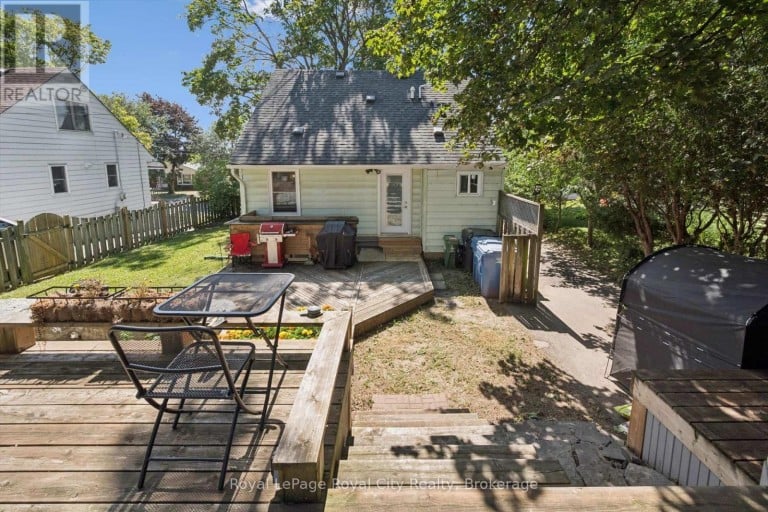 39 RIDGEWOOD AVENUE, Guelph (Junction/Onward Willow), Ontario, N1H6C3