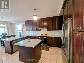 20 ADDISCOTT STREET Brampton (Sandringham-Wellington) Ontario photo 4