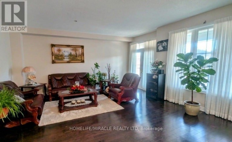 20 ADDISCOTT STREET, Brampton (Sandringham-Wellington), Ontario, L6R0X8