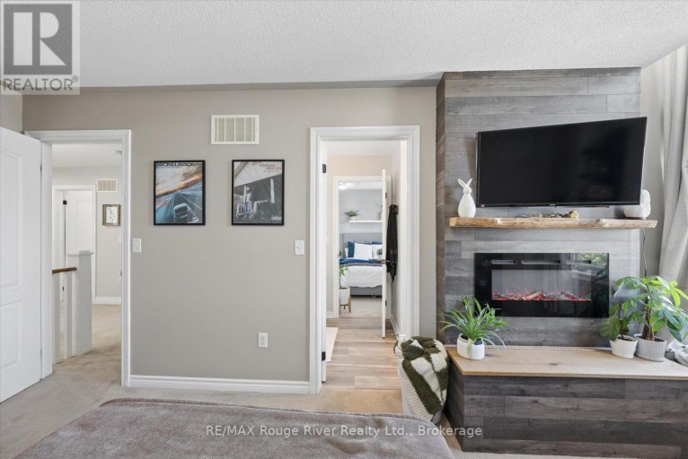 27 BAGNELL CRESCENT, Clarington (Bowmanville), Ontario, L1C5R1