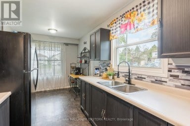1222 HUNTINGTON CIRCLE Peterborough (Otonabee Ward 1) Ontario photo 13