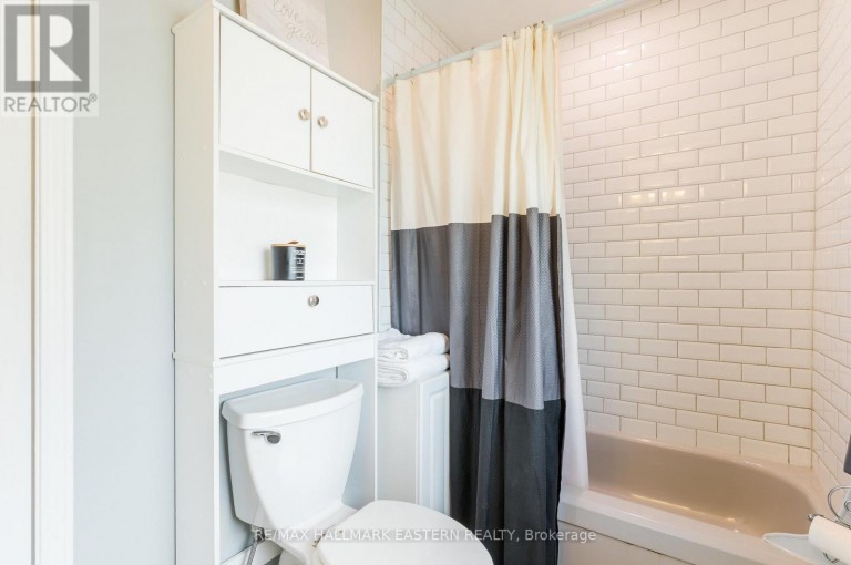 1222 HUNTINGTON CIRCLE, Peterborough (Otonabee Ward 1), Ontario, K9K2B5