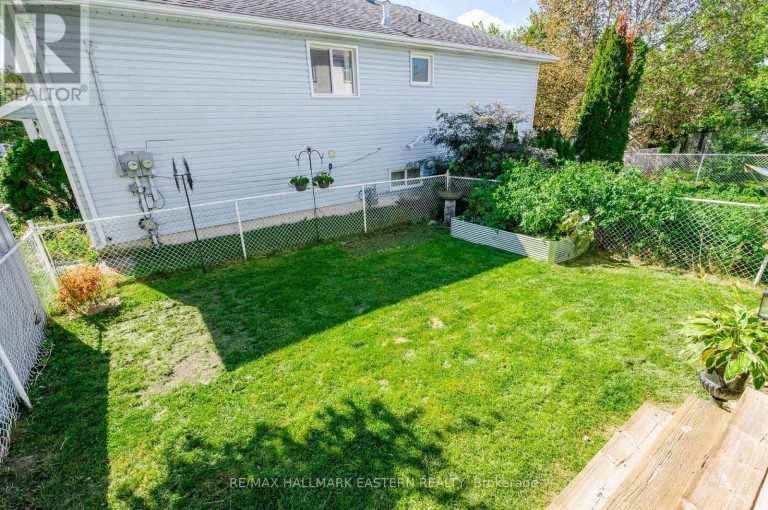 1222 HUNTINGTON CIRCLE, Peterborough (Otonabee Ward 1), Ontario, K9K2B5