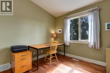 2023A 6 Avenue NW Calgary Alberta photo 33