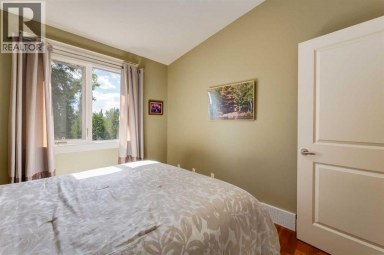 2023A 6 Avenue NW Calgary Alberta photo 35