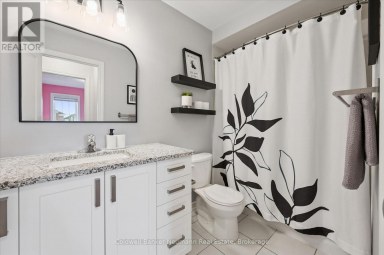 43 HARPIN WAY W Centre Wellington (Fergus) Ontario photo 24