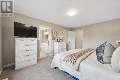 43 HARPIN WAY W Centre Wellington (Fergus) Ontario photo 27