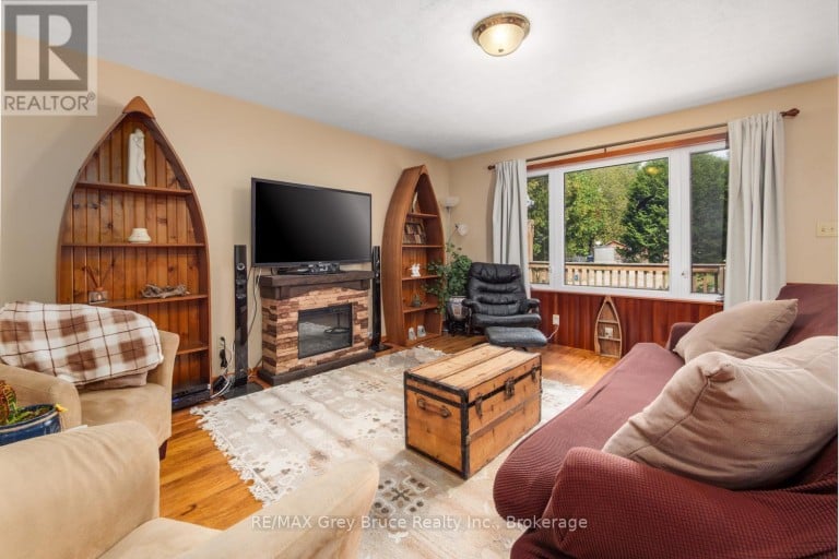 27 WOODSTOCK AVENUE, Northern Bruce Peninsula, Ontario, N0H2M0