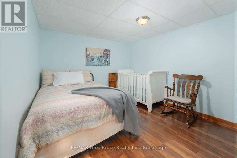 27 WOODSTOCK AVENUE, Northern Bruce Peninsula, Ontario, N0H2M0