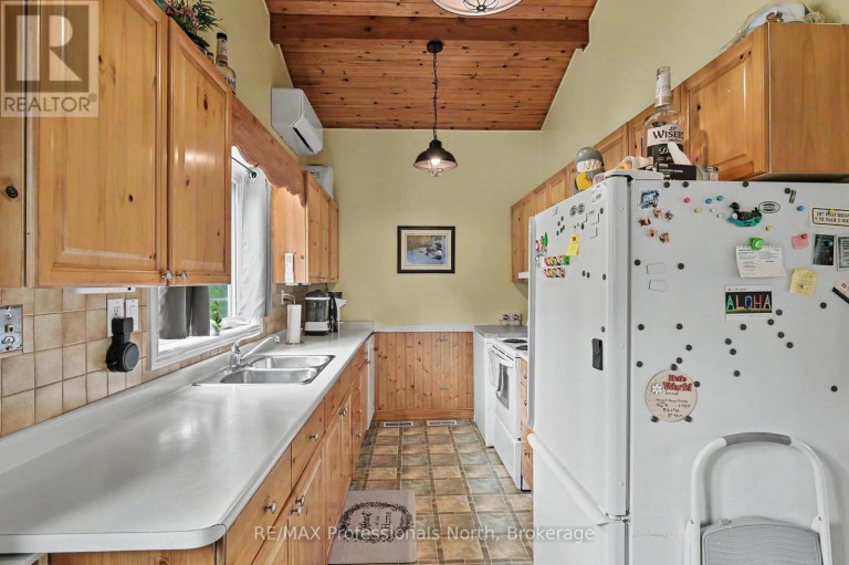 1034 ABLETT COURT, Algonquin Highlands (Stanhope), Ontario, K0M1S0