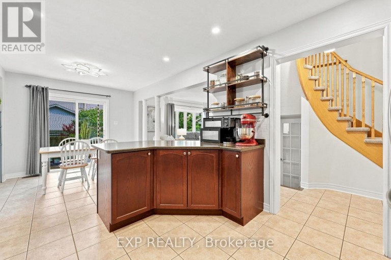 70 THORNLODGE DRIVE, Georgina (Keswick South), Ontario, L4P0B6
