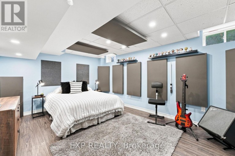 70 THORNLODGE DRIVE, Georgina (Keswick South), Ontario, L4P0B6