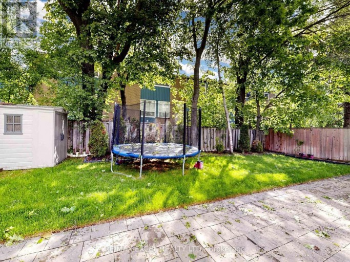 64 SUMMERFELDT CRESCENT, Markham (Unionville), Ontario, L3R2B2
