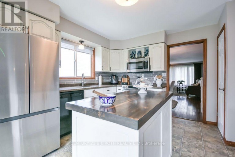 377 MARY STREET, Orillia, Ontario, L3V3G2