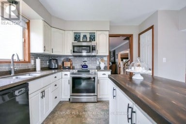 377 MARY STREET Orillia Ontario photo 11