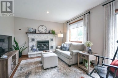 377 MARY STREET Orillia Ontario photo 13