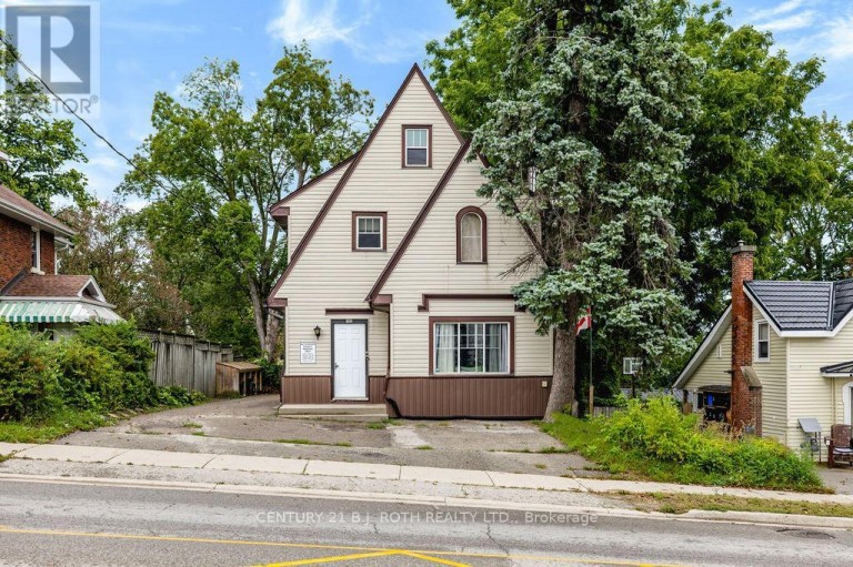 102 WEST STREET N, Orillia, Ontario, L3V5C3