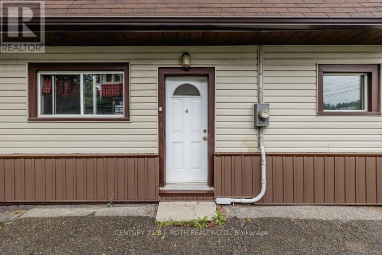102 WEST STREET N, Orillia, Ontario, L3V5C3