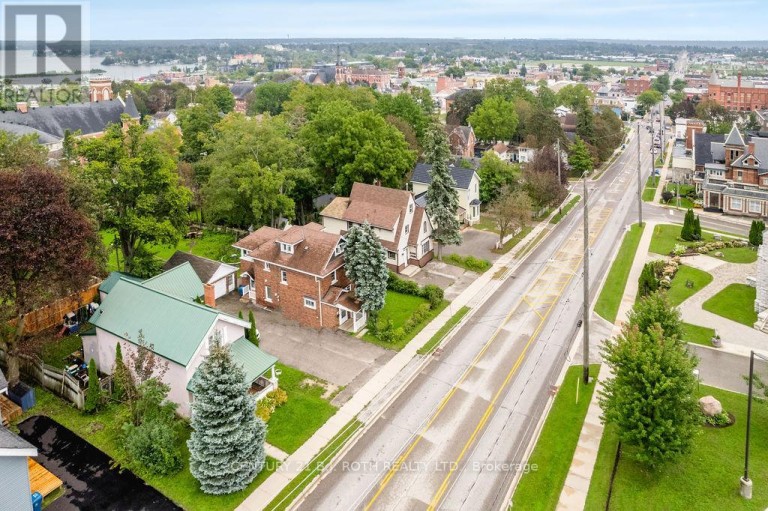 102 WEST STREET N, Orillia, Ontario, L3V5C3