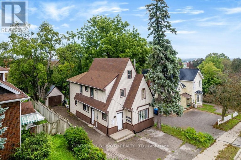 102 WEST STREET N, Orillia, Ontario, L3V5C3