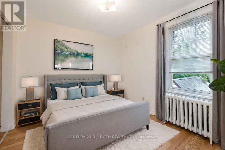 102 WEST STREET N, Orillia, Ontario, L3V5C3